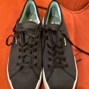 EUC Reebox tennis shoes size 9